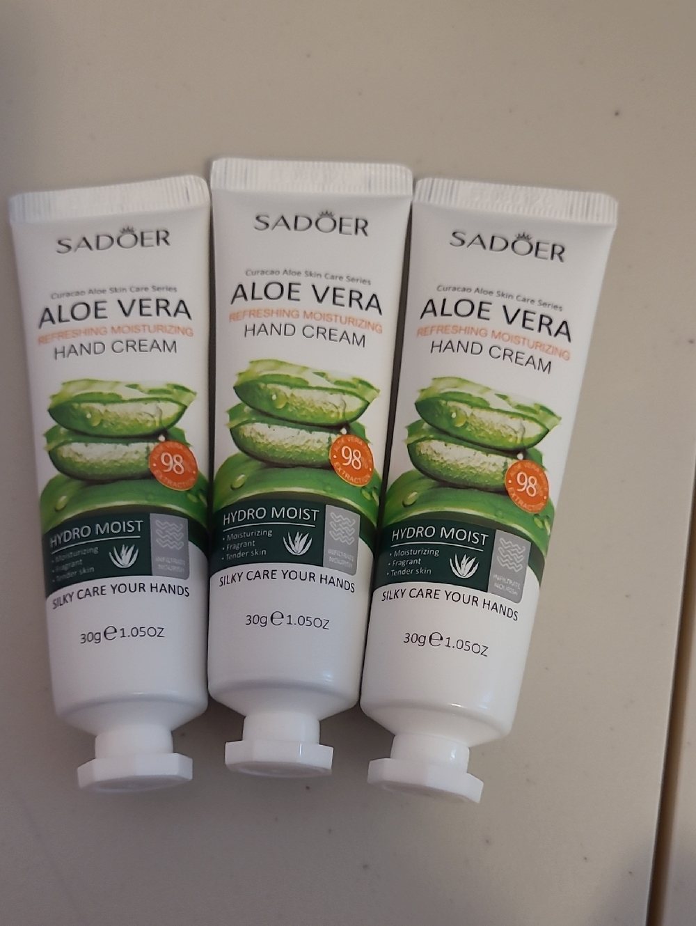 SADOER Aloe Vera Hydro Moist Hand Cream - Green & White